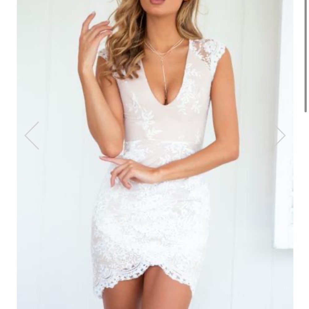 Sweet lace dress Xenia boutique